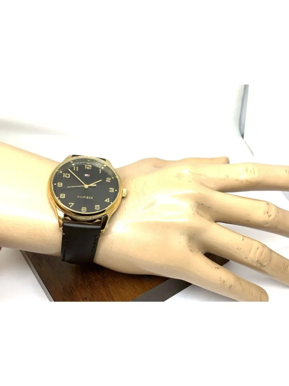 Tommy Hilfiger Men's Watch 1791660 Black Dial Quartz Gold Leather Strap 44.5mm